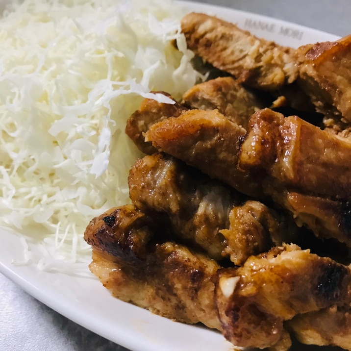 ご飯が進む！厚切り豚ロース肉の赤味噌焼き♫